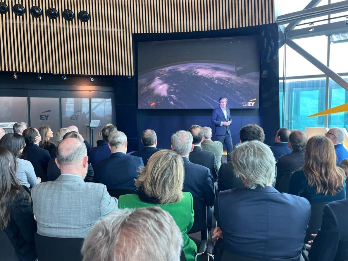La 11mil celebra un encuentro excepcional con su socio fundador y presidente de EY, Federico Linares