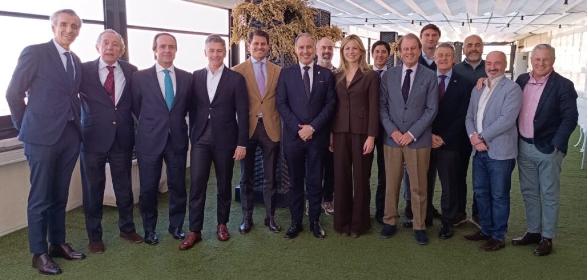 La 11mil celebra un almuerzo-coloquio con Teresa Astolfi sobre oportunidades empresariales en Andalucía y Cádiz