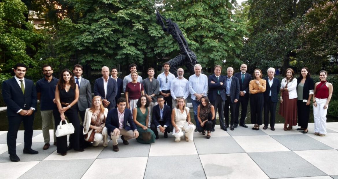 La 11mil disfruta en Madrid de un encuentro con el arte de Thomas Houseago en los Jardines de Banca March